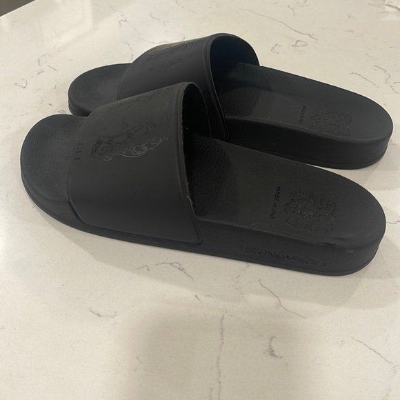 Bruno Magli  slides - Picture 4 of 5